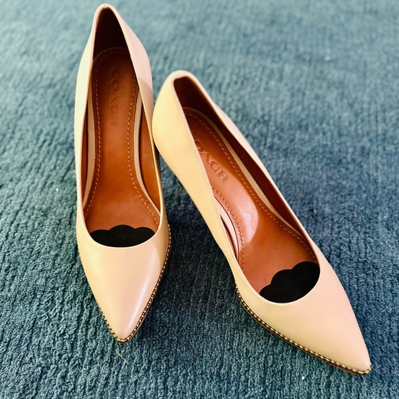 Coach - Bead Chain Pump - Color Beechwood - Picture 3 of 7